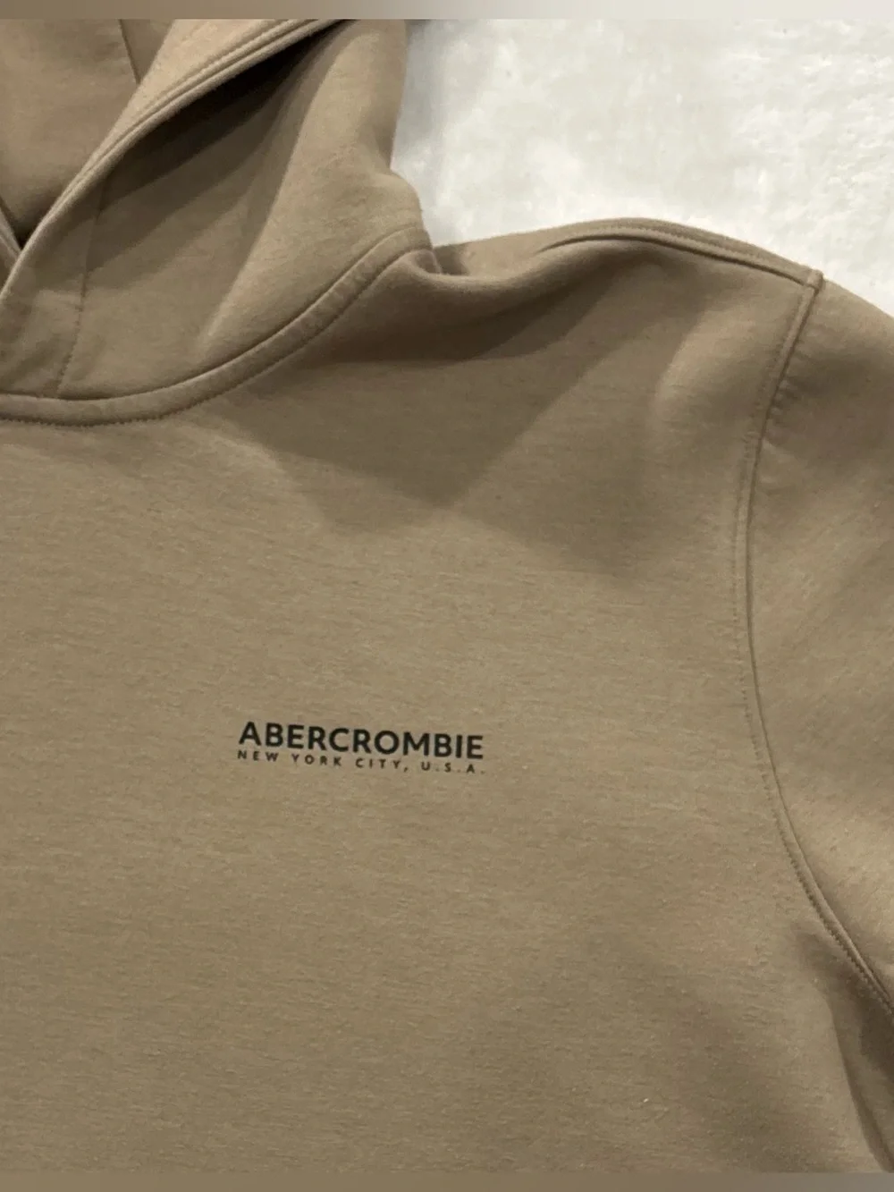 Abercrombie Kids Moisture Wicking 4-Way Stretch Pullover Hoodie Youth Size 15/16
